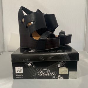 Black wedges size 6